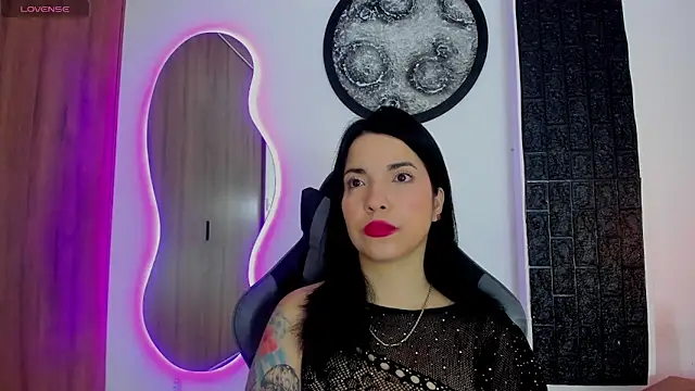 Snapshot of tatiana_sc chatting on October 7, 1:19 pm tatiana sc online show from October 7, 1:19 pm