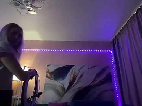 Snapshot of -Cherry-lady- chatting on February 7, 10:08 am -Cherry-lady- online show from February 7, 10:08 am