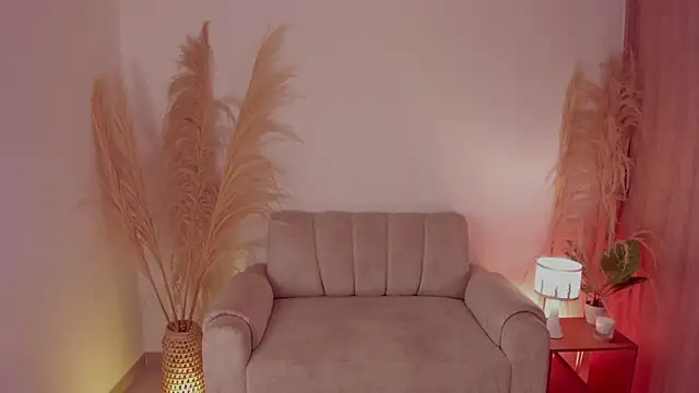 sara gwen online show from October 8, 1:03 am