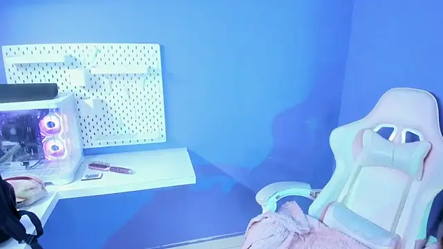 Snapshot of Annie9_ chatting on October 2, 2:40 am Annie9 online show from October 2, 2:40 am