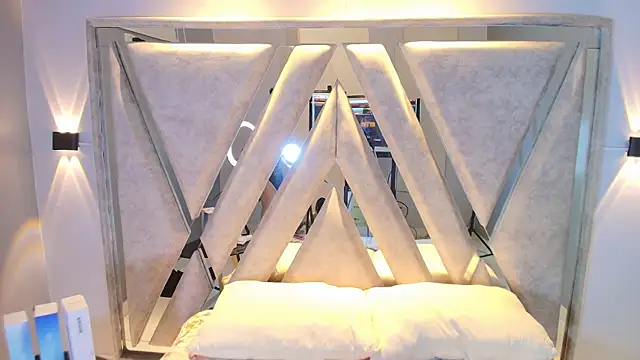 Snapshot of Annie9_ chatting on October 5, 7:12 pm Annie9 online show from October 5, 7:12 pm