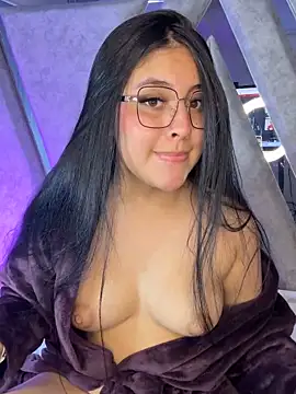 Snapshot of Annie9_ chatting on November 15, 10:56 am Annie9 online show from November 15, 10:56 am