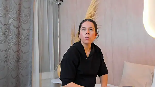 Lucianaferro  online show from September 25, 7:56 am