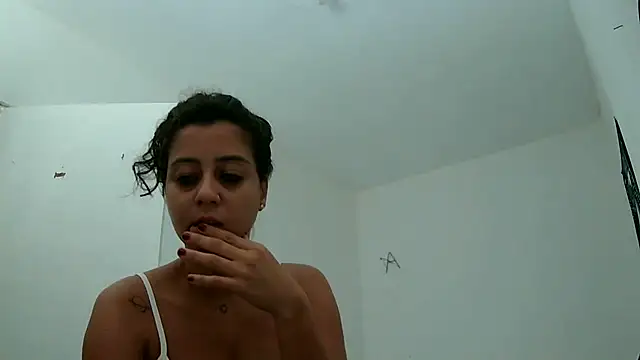 Snapshot of babywolf chatting on January 1, 5:11 pm babywolf online show from January 1, 5:11 pm