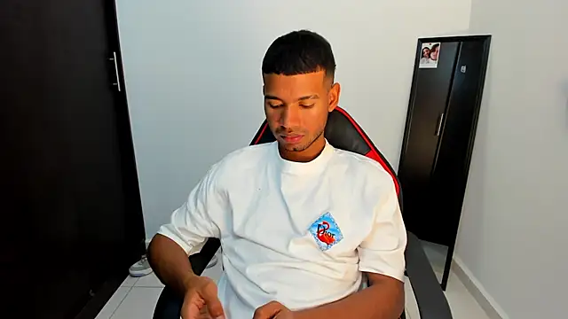 Snapshot of Camilo_Marin chatting on December 6, 3:52 am Camilo Marin online show from December 6, 3:52 am