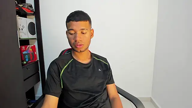 Snapshot of Camilo_Marin chatting on January 9, 10:41 pm Camilo Marin online show from January 9, 10:41 pm