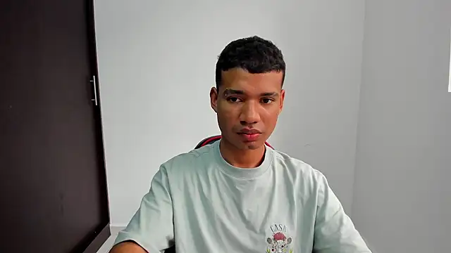 Snapshot of Camilo_Marin chatting on January 16, 11:59 pm Camilo Marin online show from January 16, 11:59 pm