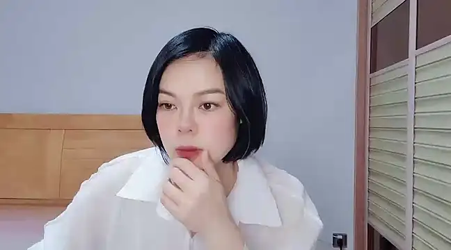 Linda-LL online show from January 6, 1:42 am