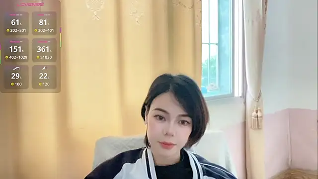 Linda-LL online show from April 2, 2:42 am