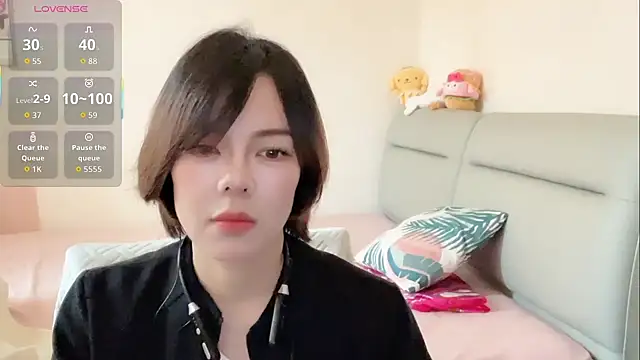 Linda-LL online show from May 9, 3:01 am