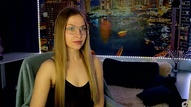 Snapshot of pusyavykusya chatting on April 2, 10:57 am pusyavykusya online show from April 2, 10:57 am