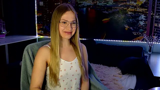 Snapshot of pusyavykusya chatting on April 5, 7:22 pm pusyavykusya online show from April 5, 7:22 pm