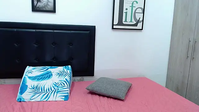 Snapshot of KellyRivers chatting on February 28, 5:04 am KellyRivers online show from February 28, 5:04 am