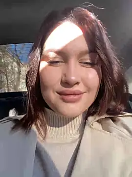 KikiWatson online show from December 7, 8:11 am