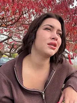 KikiWatson online show from October 31, 7:20 am