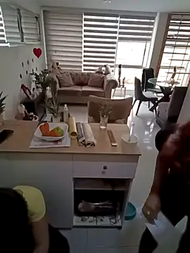 your red rose  online show from February 15, 10:31 pm