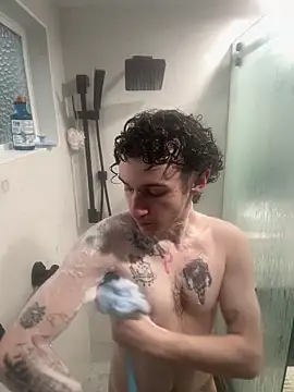 Prettykboi online show from February 12, 1:11 am