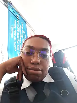 Snapshot of Cinnamon-Skin chatting on December 23, 8:14 pm Cinnamon-Skin online show from December 23, 8:14 pm