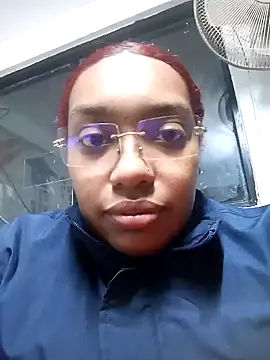 Snapshot of Cinnamon-Skin chatting on December 31, 4:06 am Cinnamon-Skin online show from December 31, 4:06 am