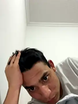 Snapshot of stiven-p23 chatting on October 28, 4:05 am stiven-p23 online show from October 28, 4:05 am