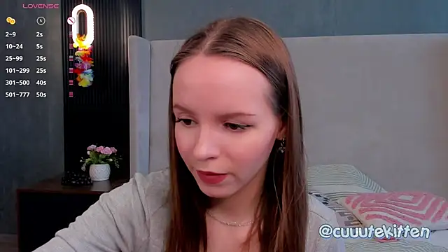 AlodiaHamblett online show from October 4, 7:17 am