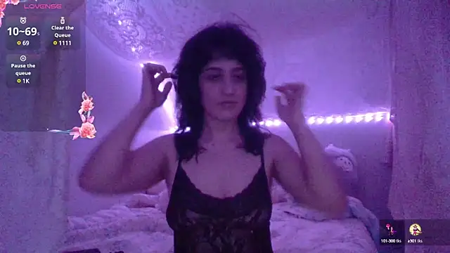 Snapshot of DanniHall chatting on March 2, 6:05 am DanniHall online show from March 2, 6:05 am