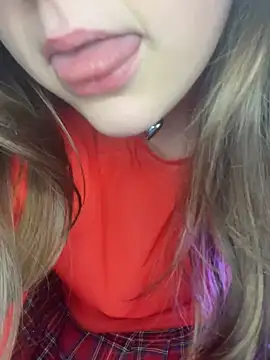 Snapshot of Topvi_ chatting on December 9, 1:13 pm Topvi online show from December 9, 1:13 pm