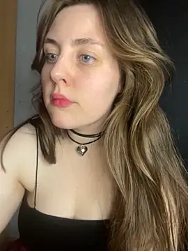 Snapshot of Topvi_ chatting on February 26, 8:11 pm Topvi online show from February 26, 8:11 pm