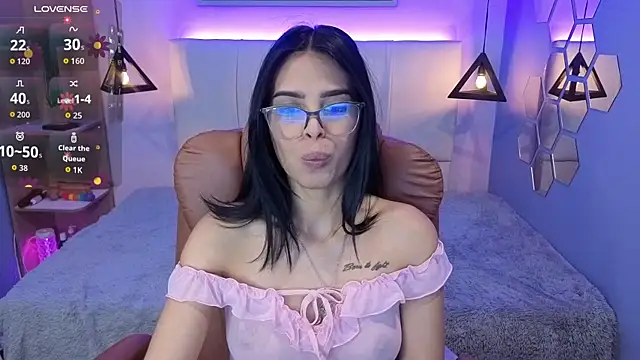 AlessiaVal  online show from October 13, 3:45 pm