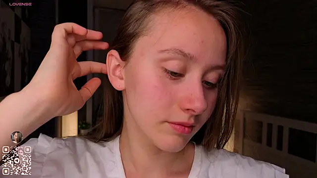 Snapshot of EthalBuffkin chatting on October 19, 7:14 pm EthalBuffkin online show from October 19, 7:14 pm