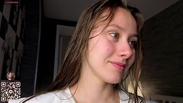 Snapshot of EthalBuffkin chatting on October 21, 7:14 pm EthalBuffkin online show from October 21, 7:14 pm