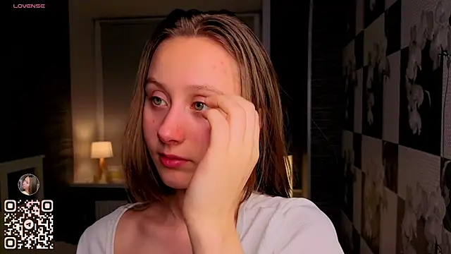 Snapshot of EthalBuffkin chatting on November 1, 7:05 pm EthalBuffkin online show from November 1, 7:05 pm