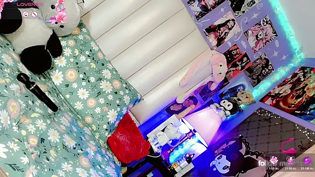 Snapshot of Jadee_Ariell chatting on October 18, 11:05 pm Jadee Ariell online show from October 18, 11:05 pm