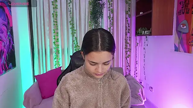 HannaRhodes online show from February 2, 1:43 pm