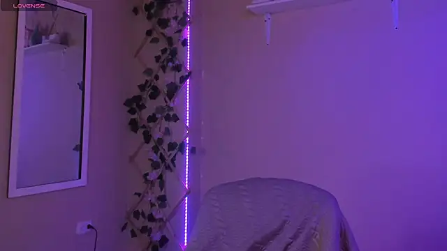 MadelineBenet online show from September 9, 1:16 am