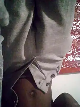 Snapshot of sunnybigd24 chatting on December 13, 6:00 am sunnybigd24 online show from December 13, 6:00 am