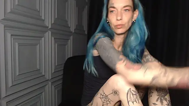 Snapshot of RavenryderUK chatting on April 30, 9:19 pm RavenryderUK online show from April 30, 9:19 pm