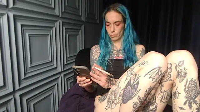 Snapshot of RavenryderUK chatting on May 12, 9:17 am RavenryderUK online show from May 12, 9:17 am
