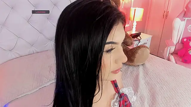 Snapshot of scarlet_hill chatting on December 10, 1:55 pm scarlet hill online show from December 10, 1:55 pm