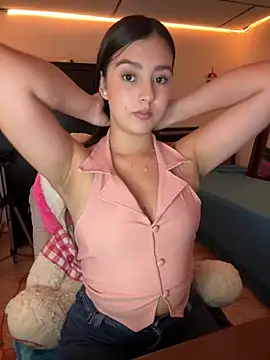 Snapshot of kanne_mia chatting on November 28, 12:35 am kanne mia online show from November 28, 12:35 am