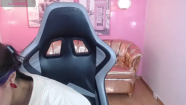 stephania t online show from December 4, 12:47 pm