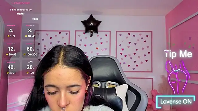 stephania t online show from January 17, 12:10 pm