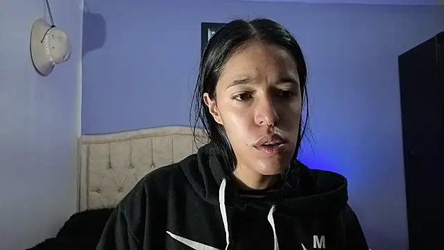 Snapshot of stephania_t chatting on June 18, 1:26 pm stephania t online show from June 18, 1:26 pm