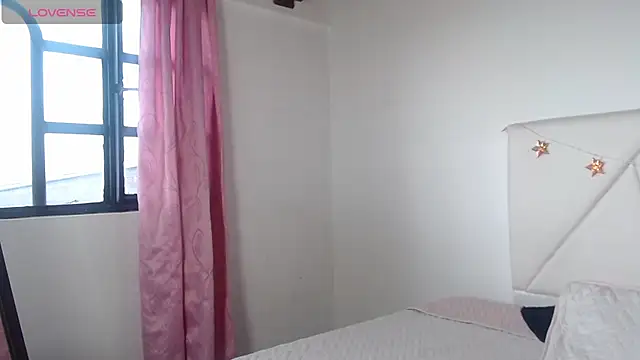 julz 03 online show from November 11, 12:05 pm