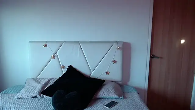 julz 03 online show from November 29, 11:46 am