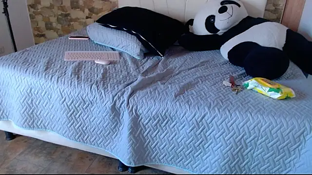 Snapshot of julz_03 chatting on March 13, 6:25 pm julz 03 online show from March 13, 6:25 pm