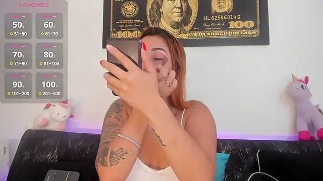 Alba Grey online show from October 6, 9:01 pm