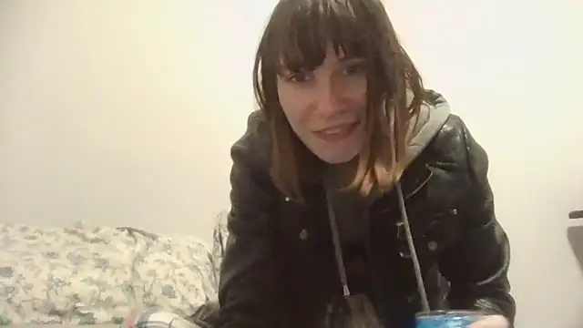 Snapshot of TheSexiest2025 chatting on December 20, 6:56 pm TheSexiest2025 online show from December 20, 6:56 pm