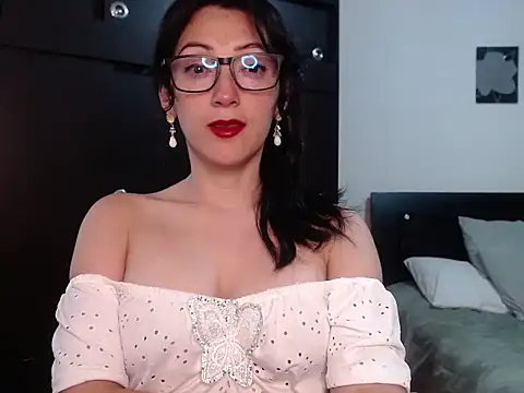 Alicee moss online show from July 24, 9:57 pm