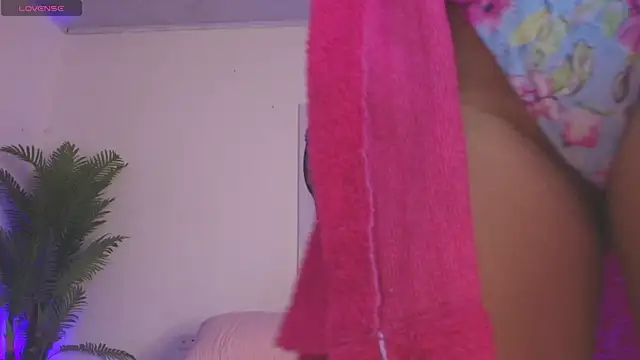 Snapshot of Pammela_Smith chatting on May 23, 8:57 pm Pammela Smith online show from May 23, 8:57 pm